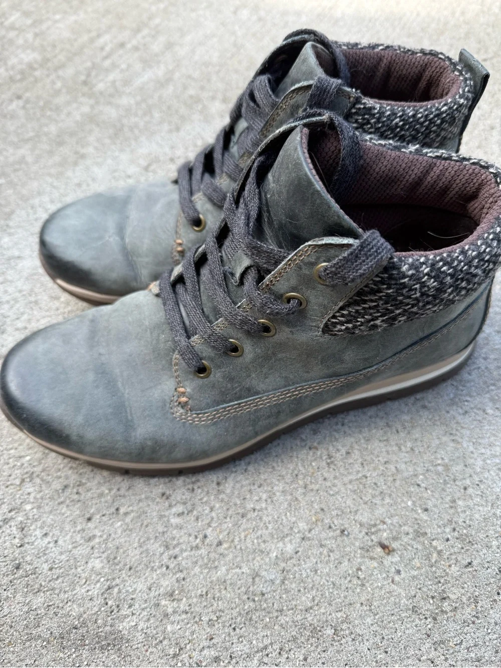 Bionica Chukka Boots in Slate Blue